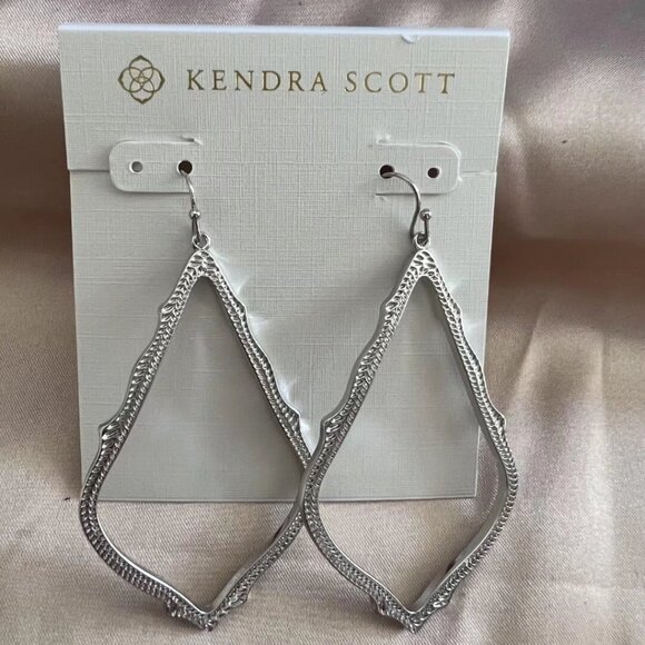 Kendra Scott Stud Earrings - Picture 3 of 6